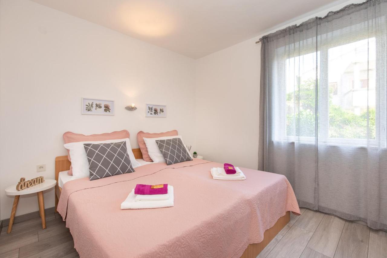 Apartment Lora Crikvenica Exterior foto